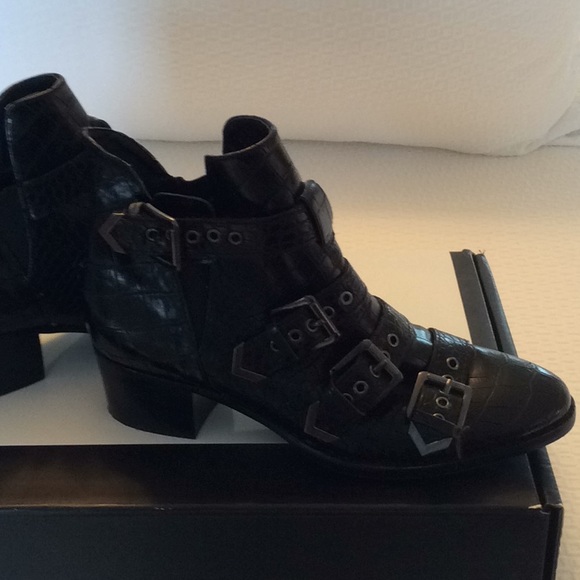 Ladies, black, leather, booties. - Picture 6 of 6